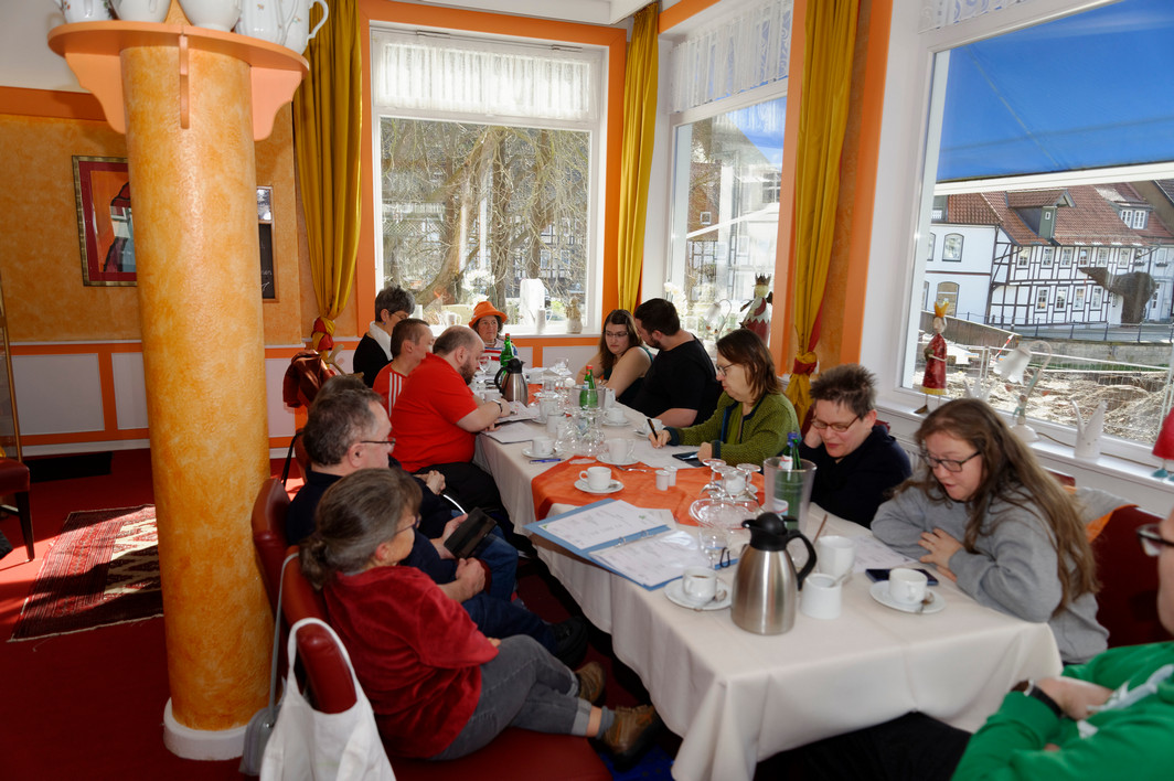 Austausch und Treffen vor Ort